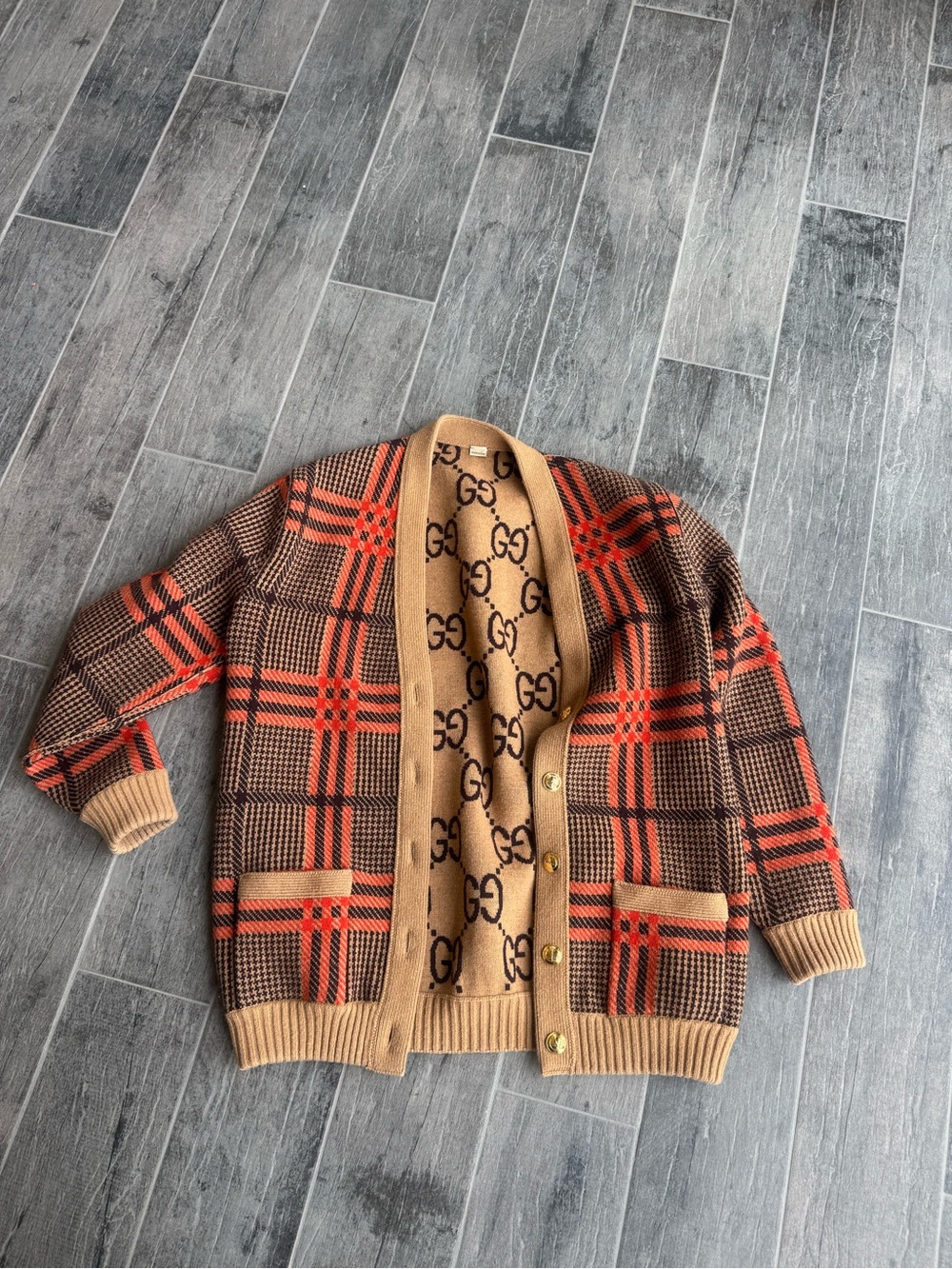 Authentic Gucci oversized reversible cardigan sweater - Picture 2 of 16